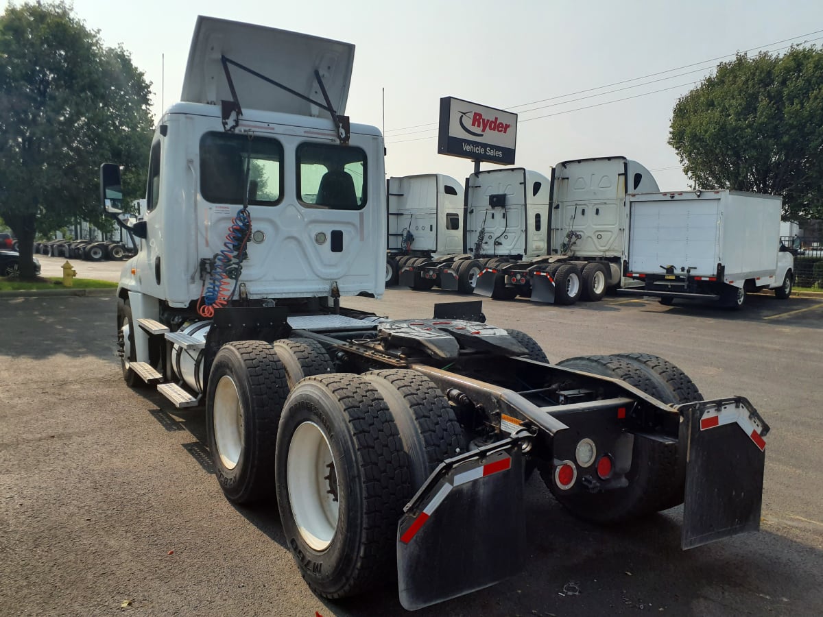 2016 Freightliner/Mercedes CASCADIA 125 644431