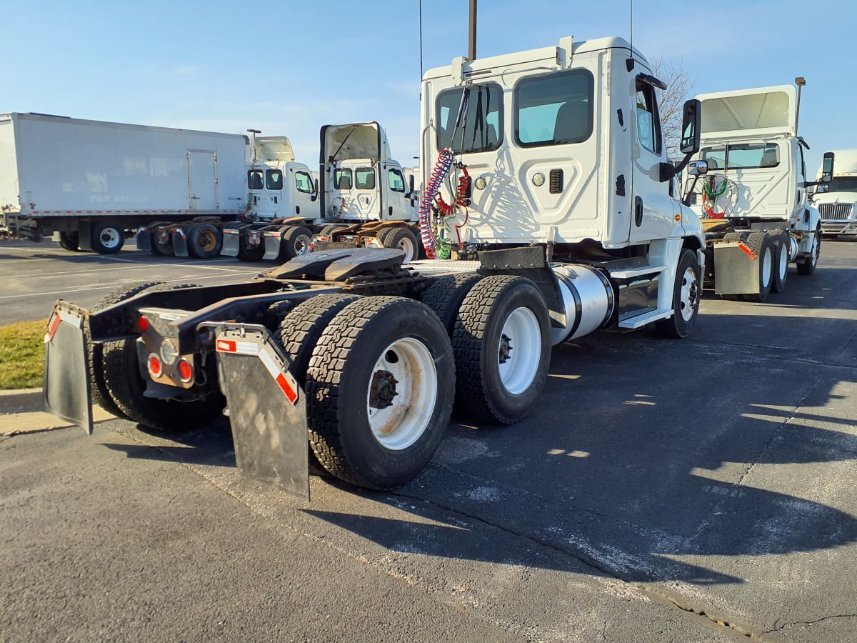 2016 Freightliner/Mercedes CASCADIA 125 644447