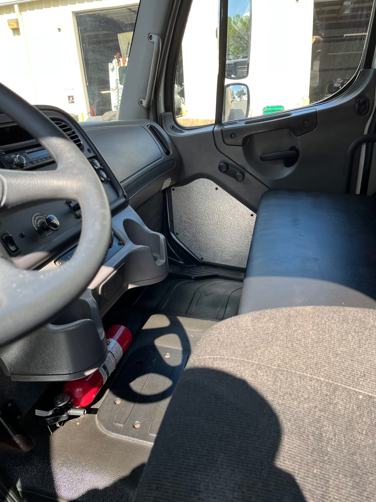 2016 Freightliner/Mercedes M2 106 644621