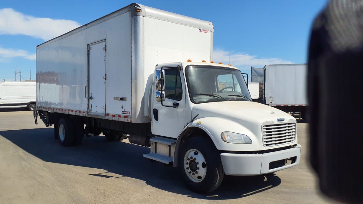 2016 Freightliner M2 106 in Tacoma, WA — photo 3