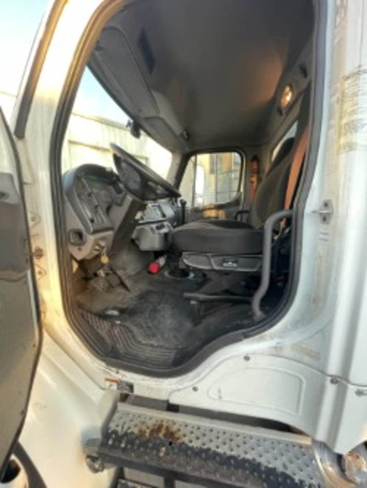 2016 Freightliner/Mercedes M2 106 644907