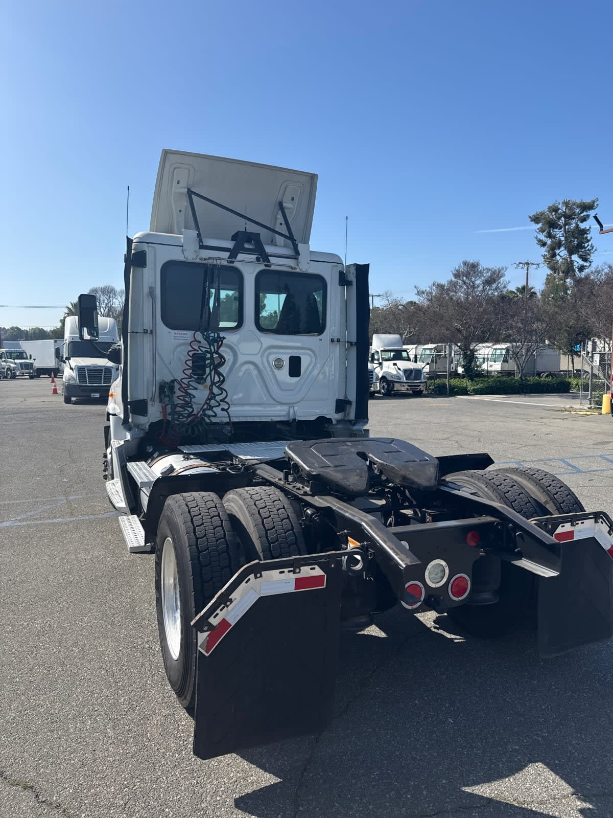 2016 Freightliner - image 4