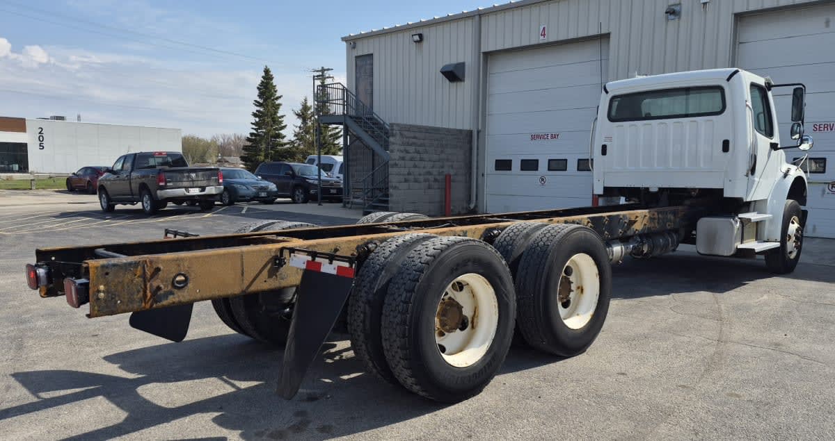 2016 Freightliner/Mercedes M2 106 644997