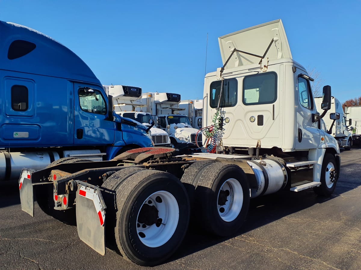 2016 Freightliner/Mercedes CASCADIA 125 645010