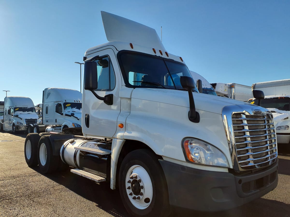 2016 Freightliner/Mercedes CASCADIA 125 645010