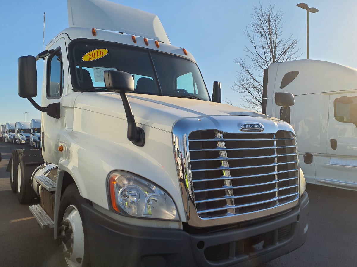 2016 Freightliner/Mercedes CASCADIA 125 645011