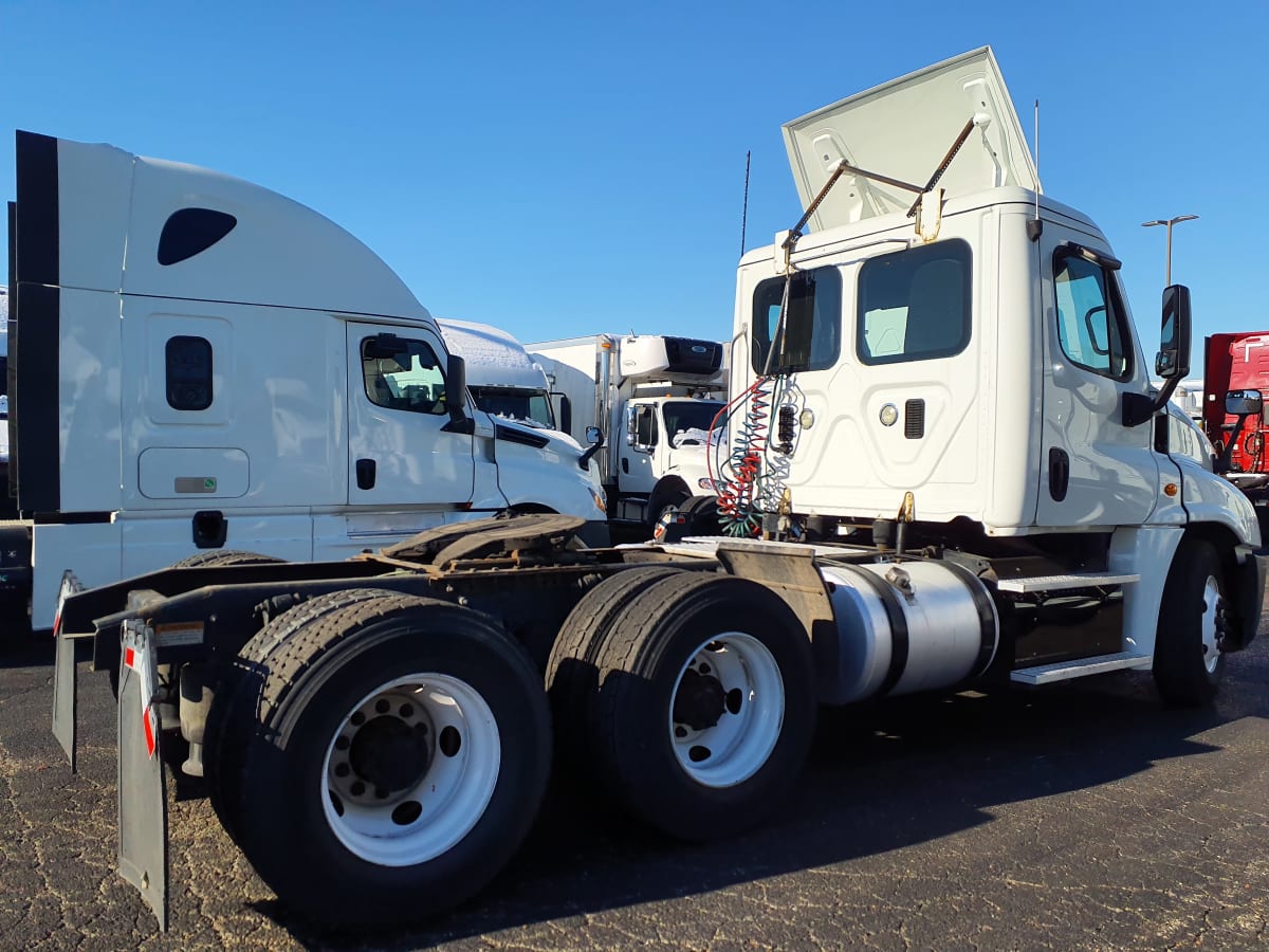 2016 Freightliner/Mercedes CASCADIA 125 645012