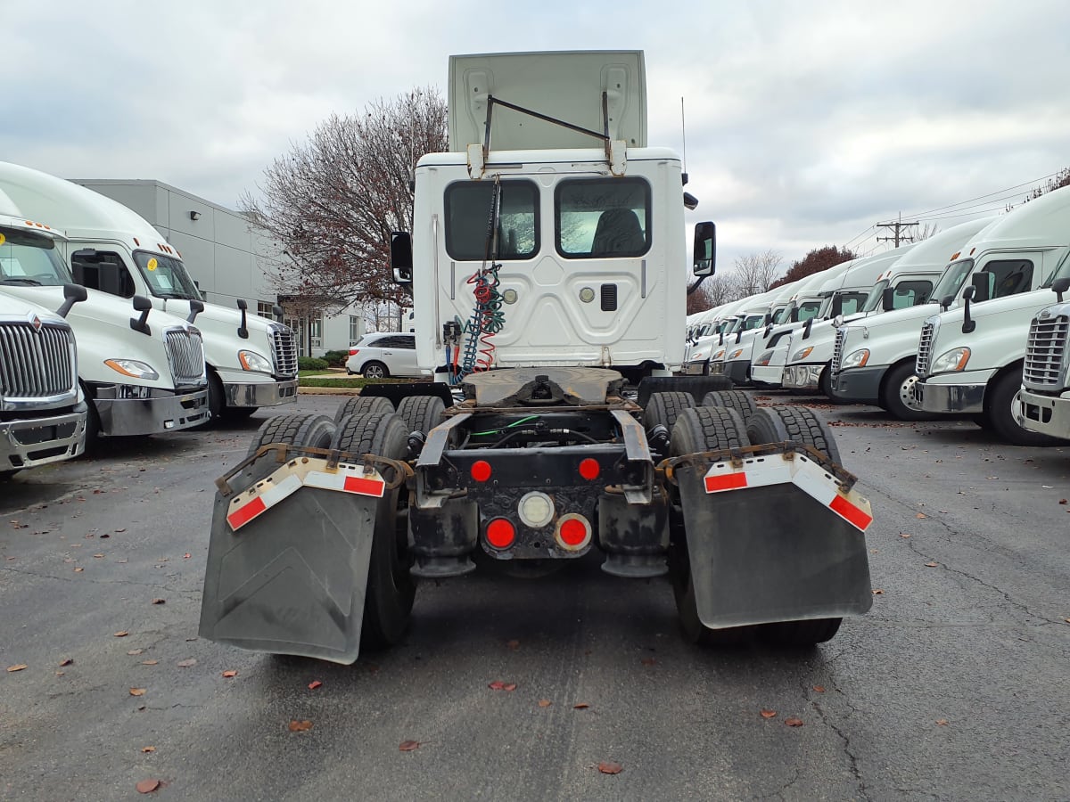 2016 Freightliner/Mercedes CASCADIA 125 645013