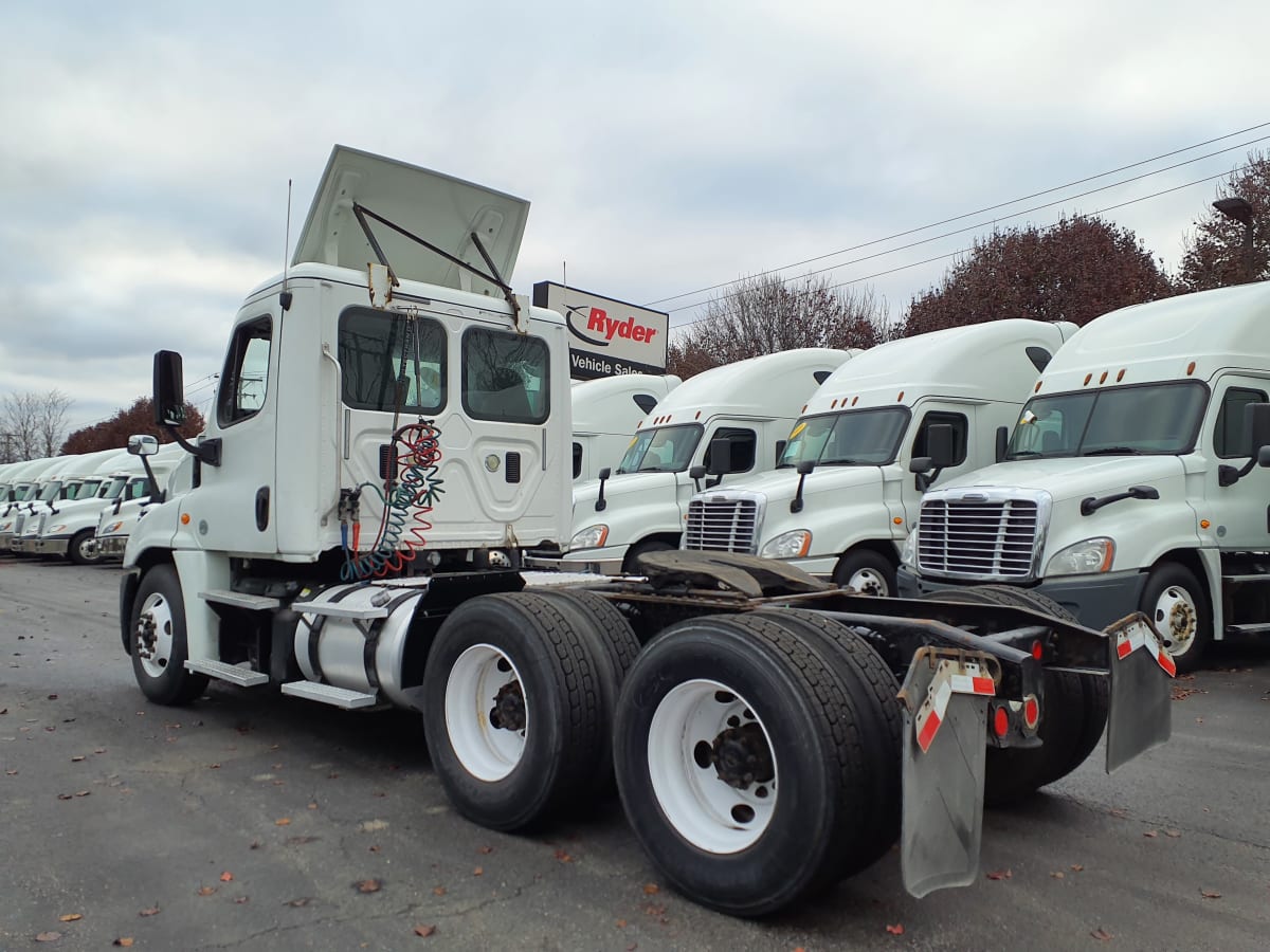 2016 Freightliner/Mercedes CASCADIA 125 645013