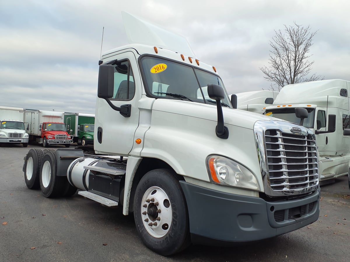 2016 Freightliner/Mercedes CASCADIA 125 645013