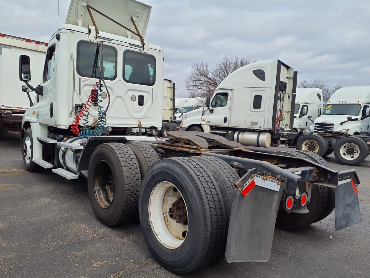 2016 Freightliner/Mercedes CASCADIA 125 645015