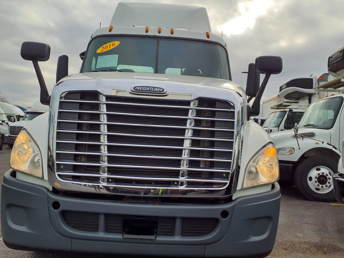 2016 Freightliner/Mercedes CASCADIA 125 645015