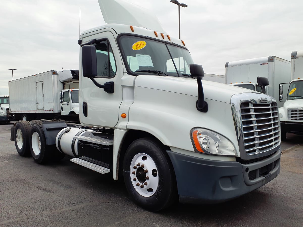 2016 Freightliner/Mercedes CASCADIA 125 645016