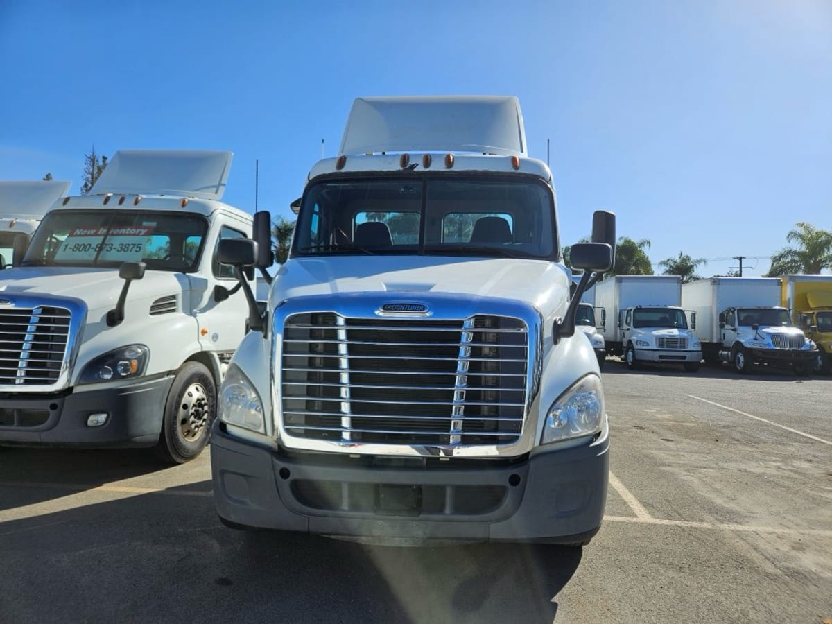 2016 Freightliner - image 2