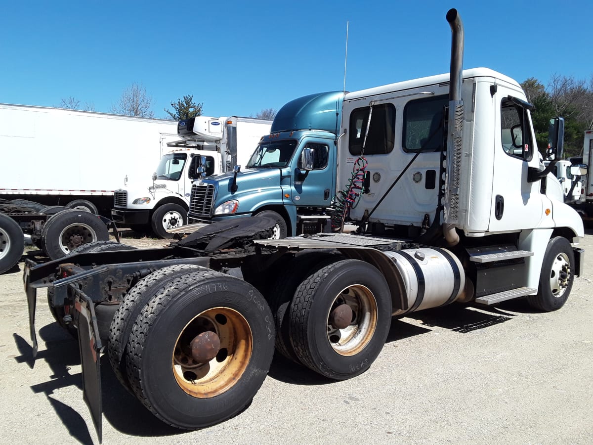 2016 Freightliner/Mercedes CASCADIA 125 645379