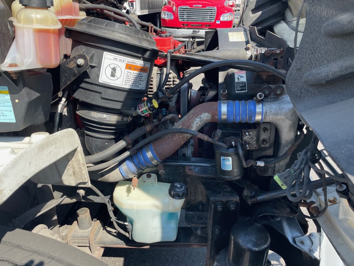 2016 Freightliner/Mercedes M2 106 645471