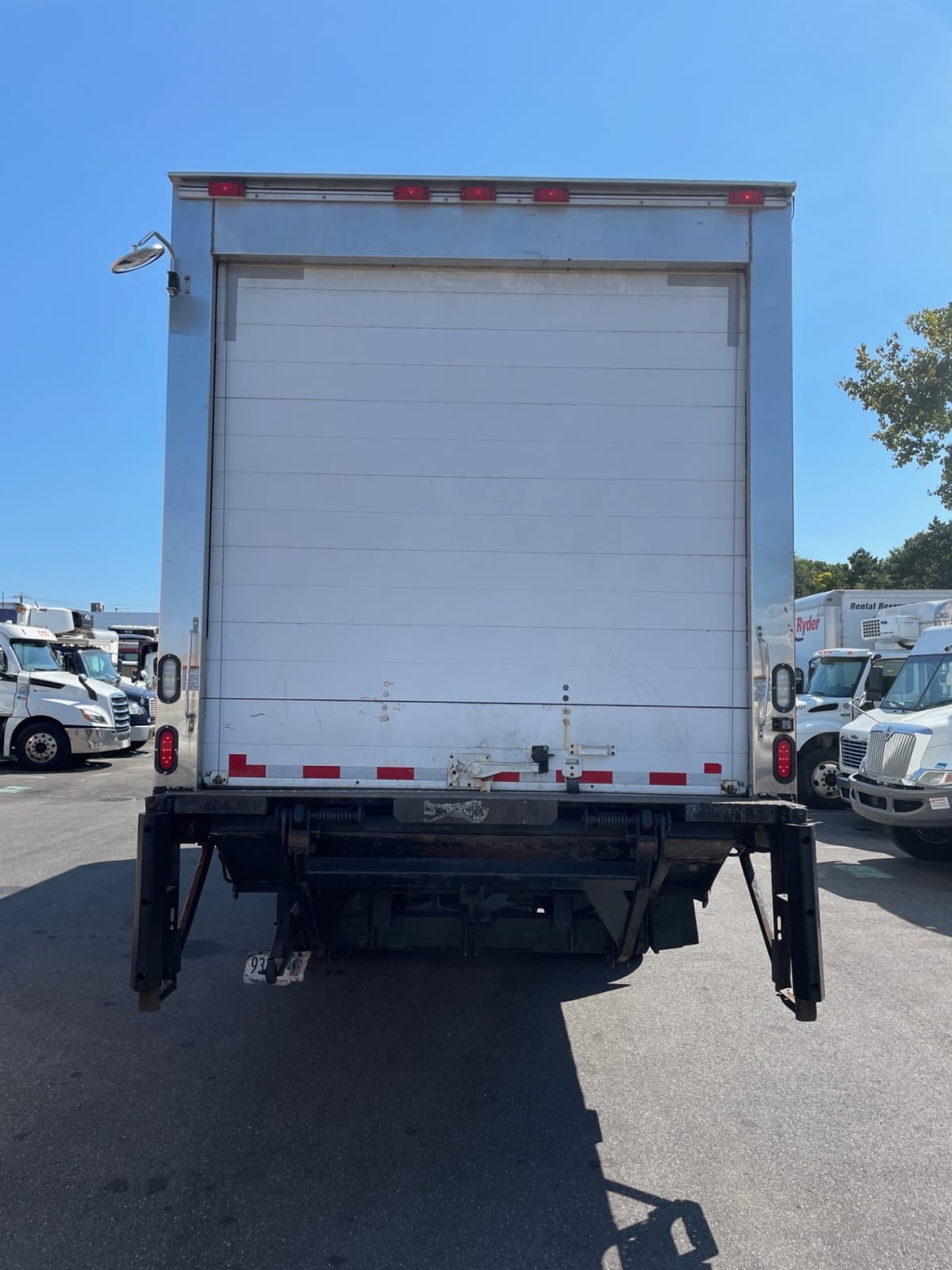 2016 Freightliner/Mercedes M2 106 645471
