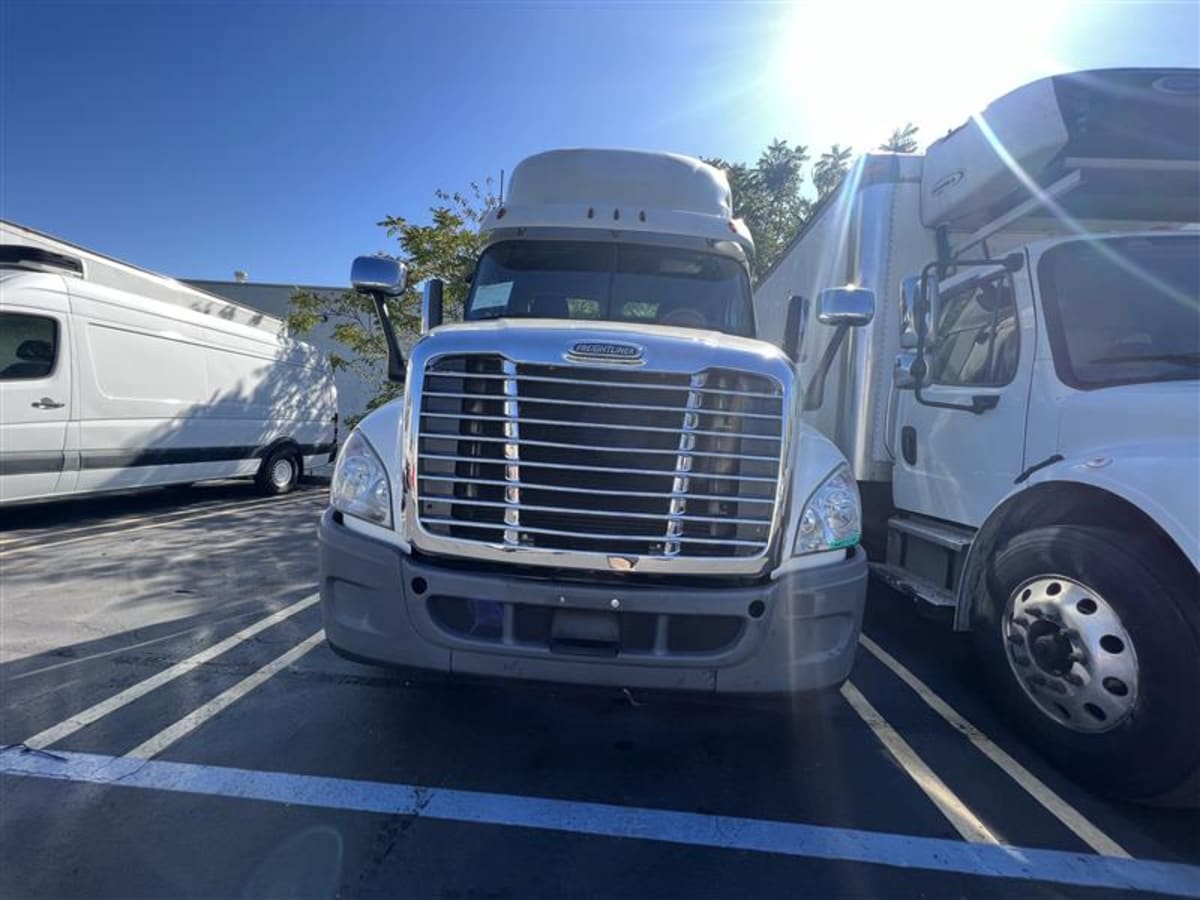 2016 Freightliner/Mercedes CASCADIA 125 645710