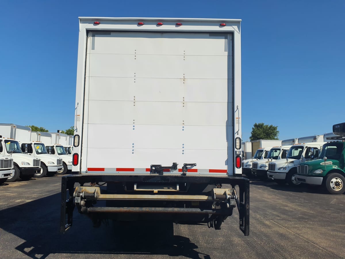 2016 Freightliner/Mercedes M2 106 645798