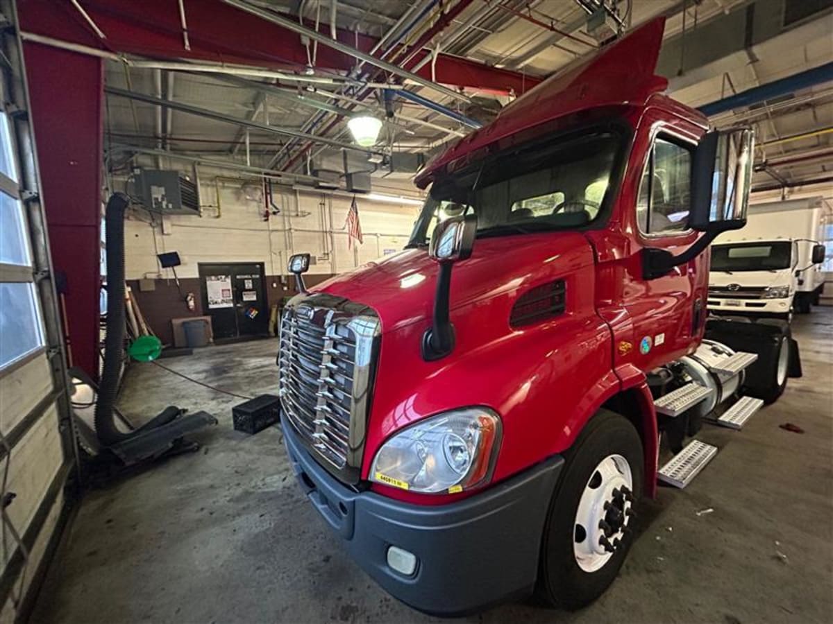 2016 Freightliner/Mercedes CASCADIA 113 645911