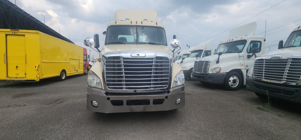 2016 Freightliner/Mercedes CASCADIA 125 645924