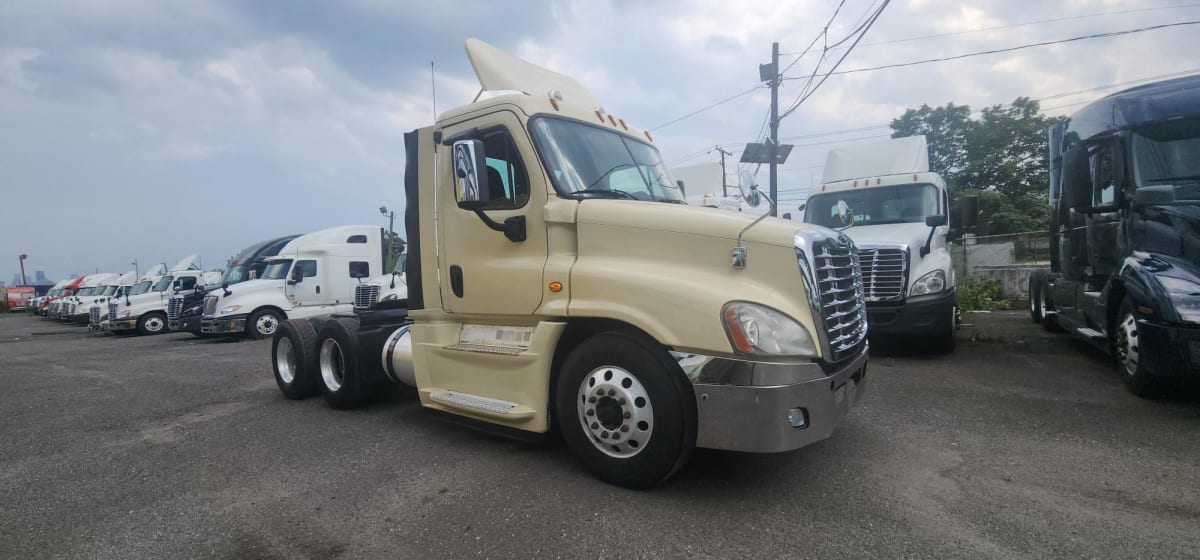 2016 Freightliner/Mercedes CASCADIA 125 645924