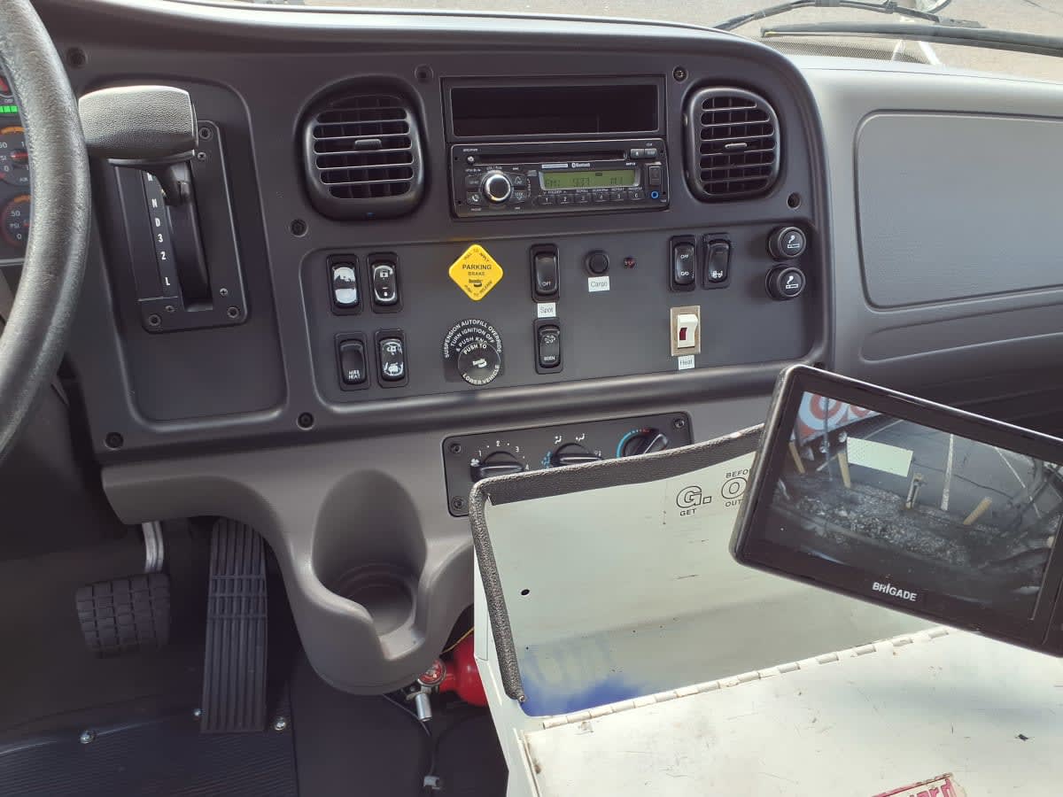 2016 Freightliner/Mercedes M2 106 645960