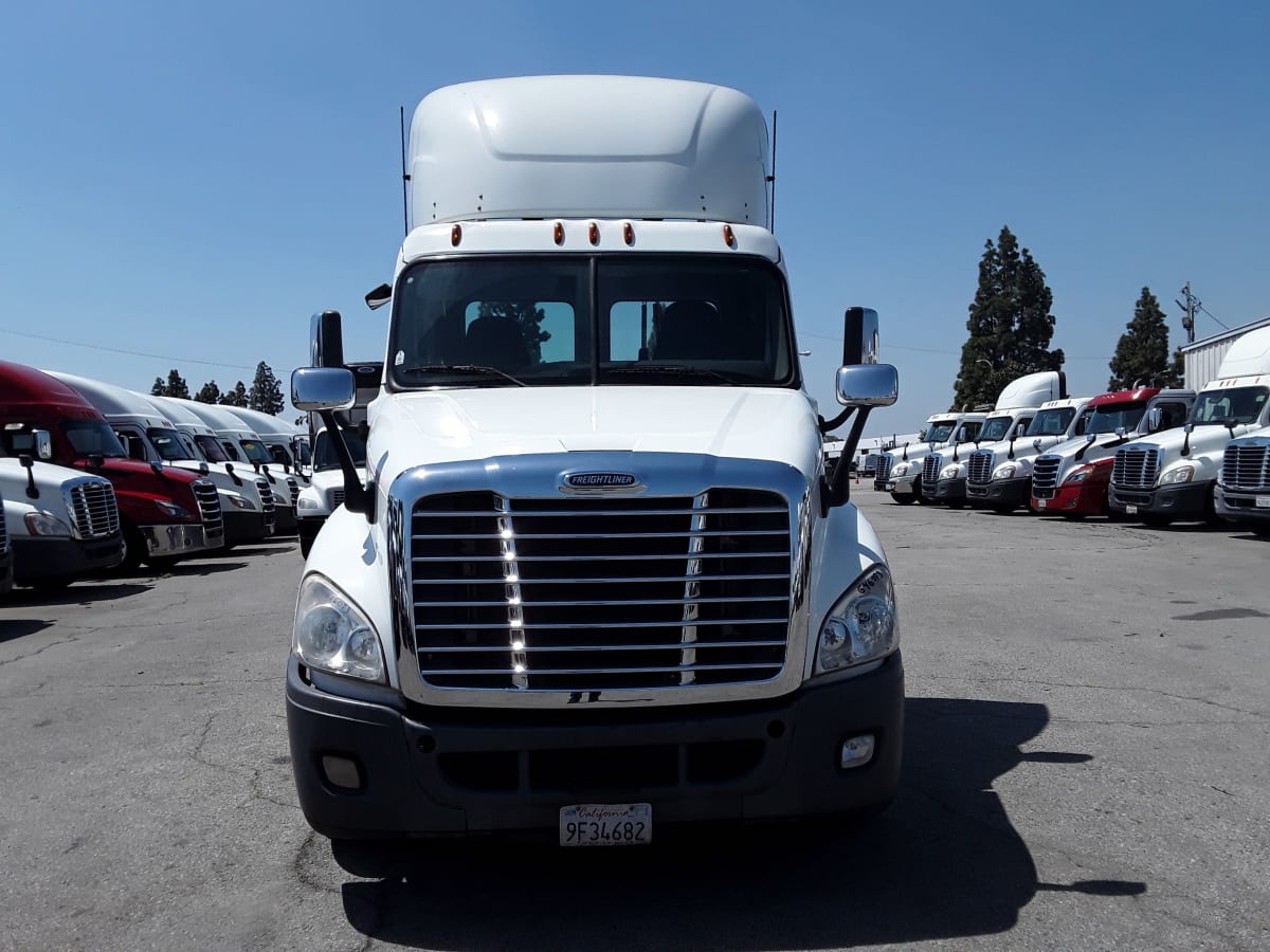 2016 Freightliner/Mercedes CASCADIA 125 646073