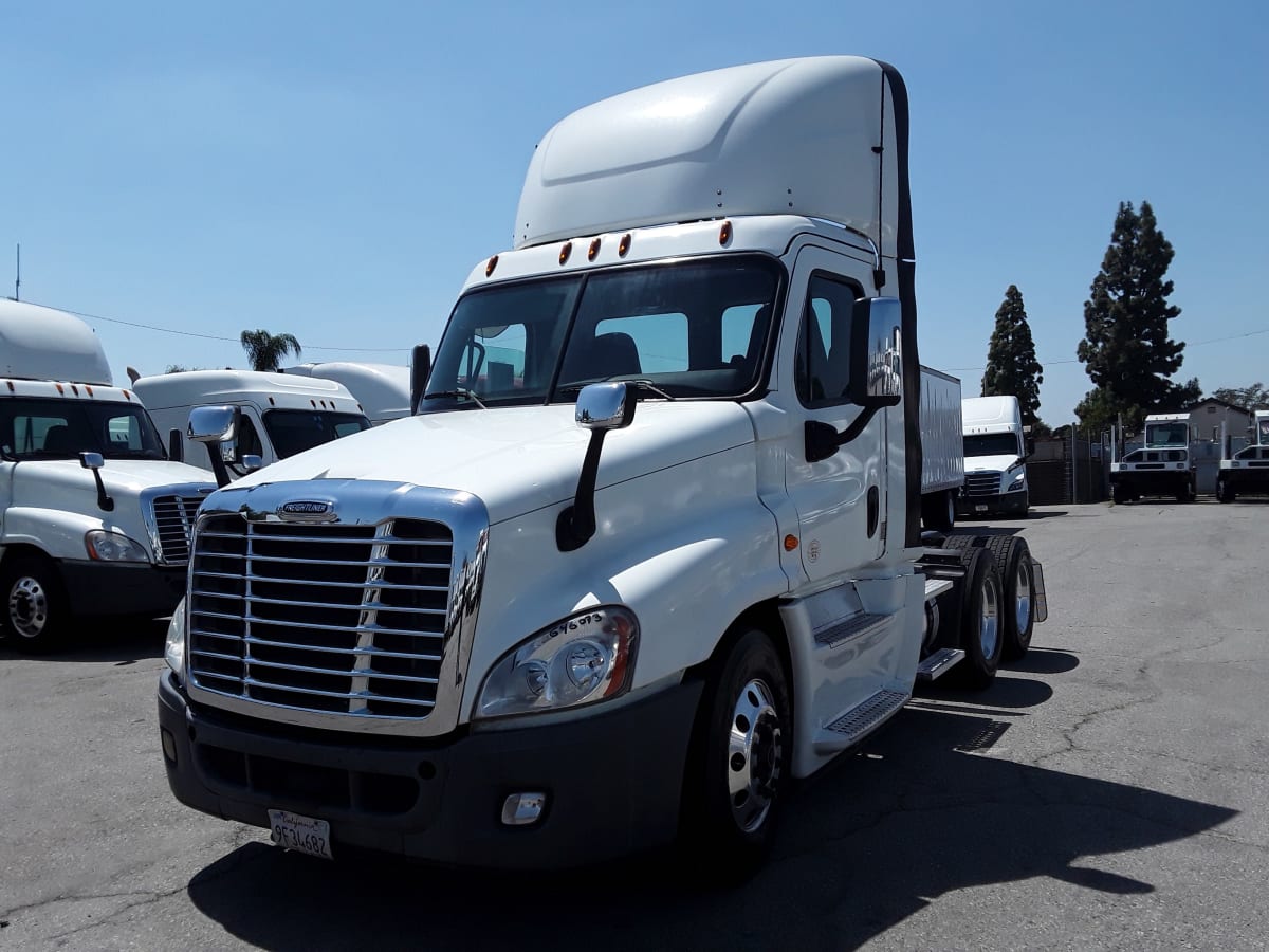 2016 Freightliner/Mercedes CASCADIA 125 646073