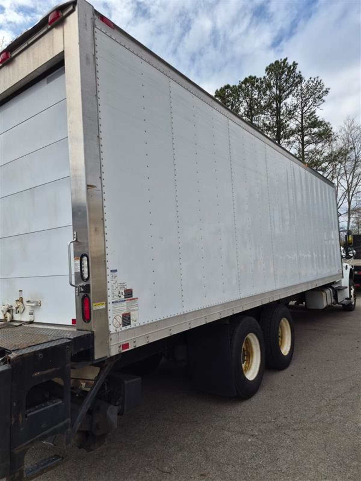 2016 Freightliner/Mercedes M2 106 646196