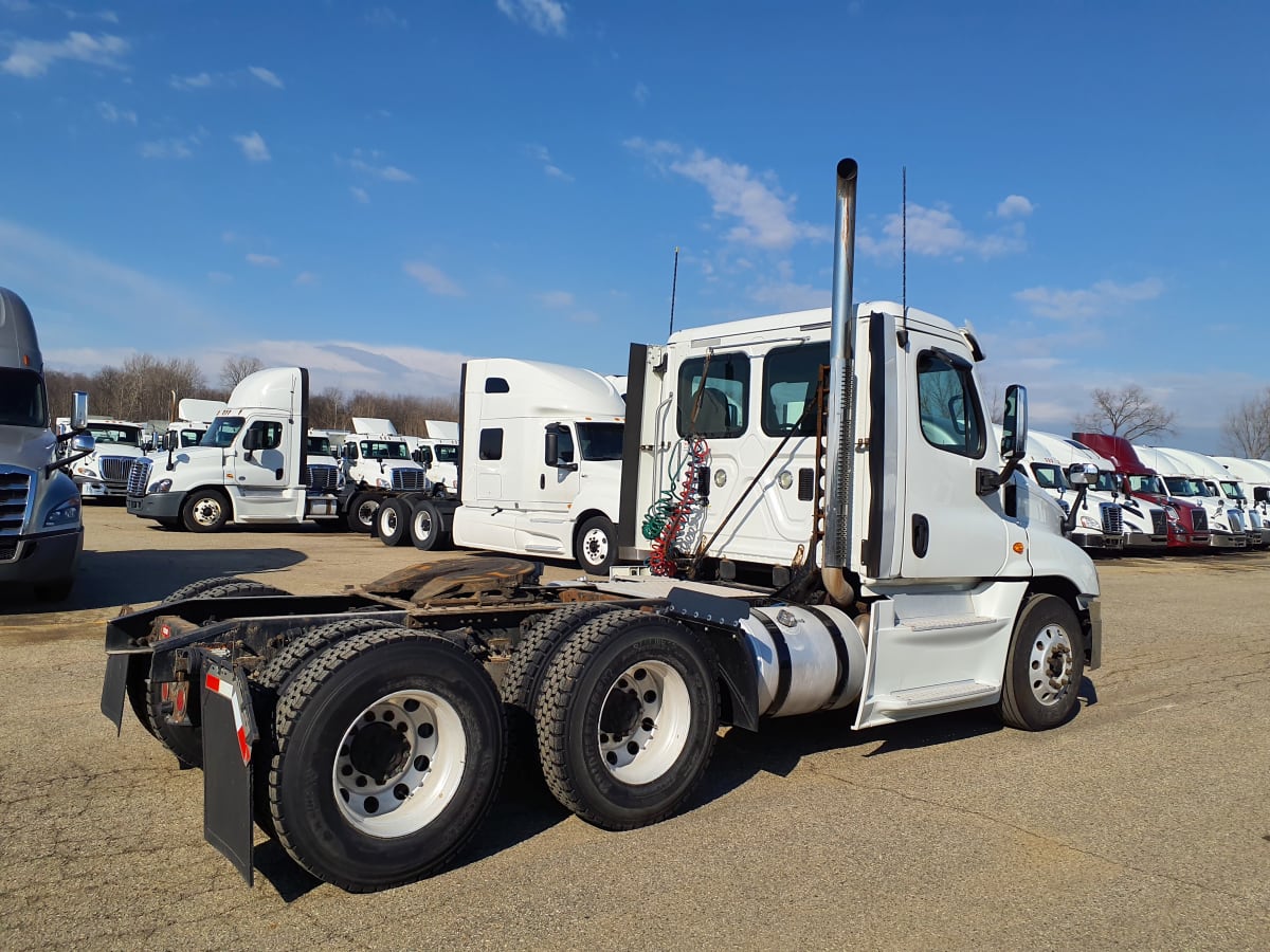 2016 Freightliner/Mercedes CASCADIA 125 646251