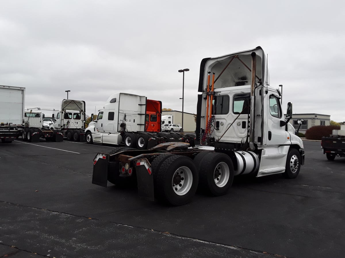 2016 Freightliner/Mercedes CASCADIA 125 646253