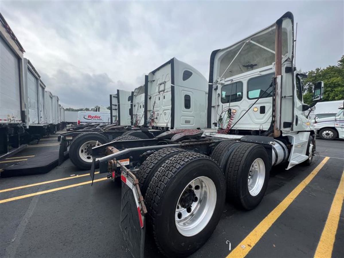 2016 Freightliner/Mercedes CASCADIA 125 646256