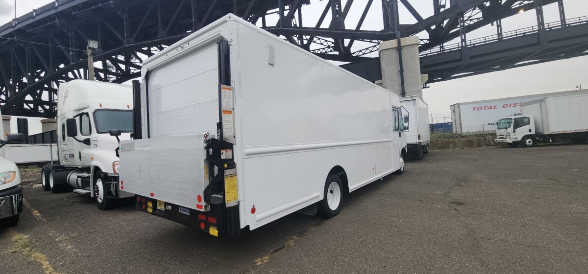 2016 Frtlr Custom Chassis Corp MT45 646515