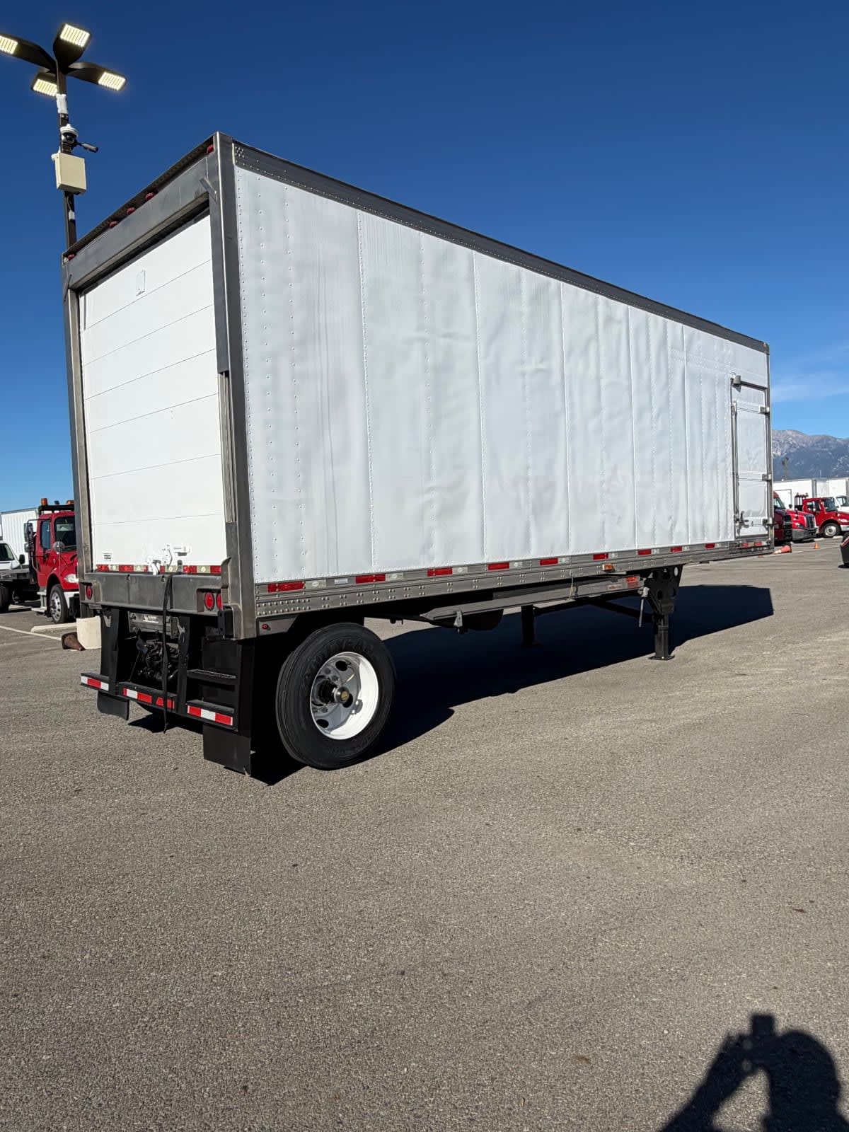 2016 Utility Trailers VS1RA 28/162/102 646615