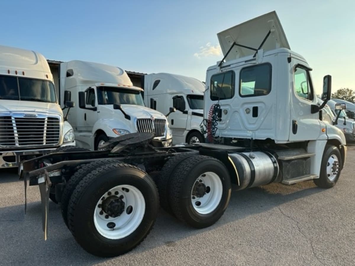 2016 Freightliner/Mercedes CASCADIA 125 646682