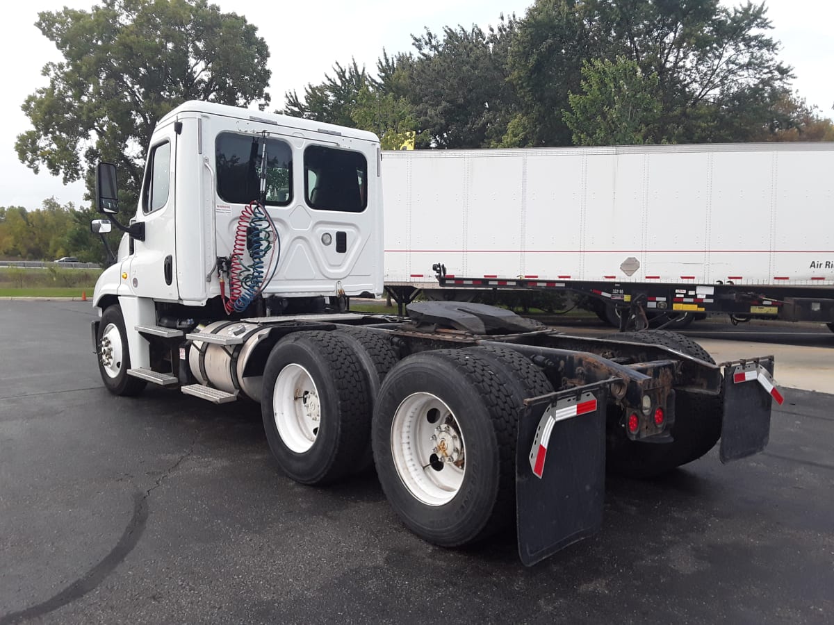 2016 Freightliner/Mercedes CASCADIA 125 646744