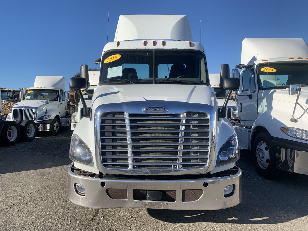 2016 Freightliner/Mercedes CASCADIA 125 647036