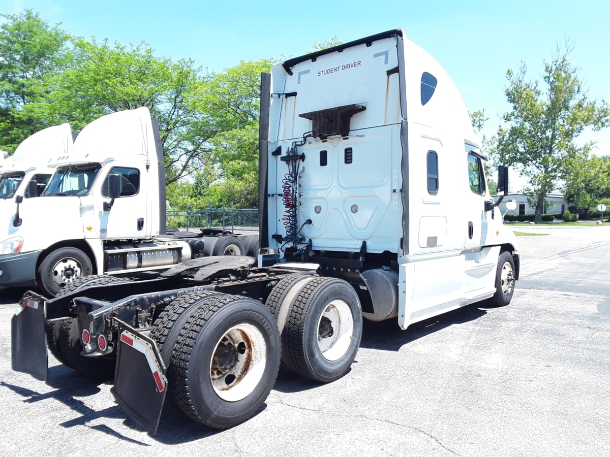 2016 Freightliner/Mercedes CASCADIA 125 647087