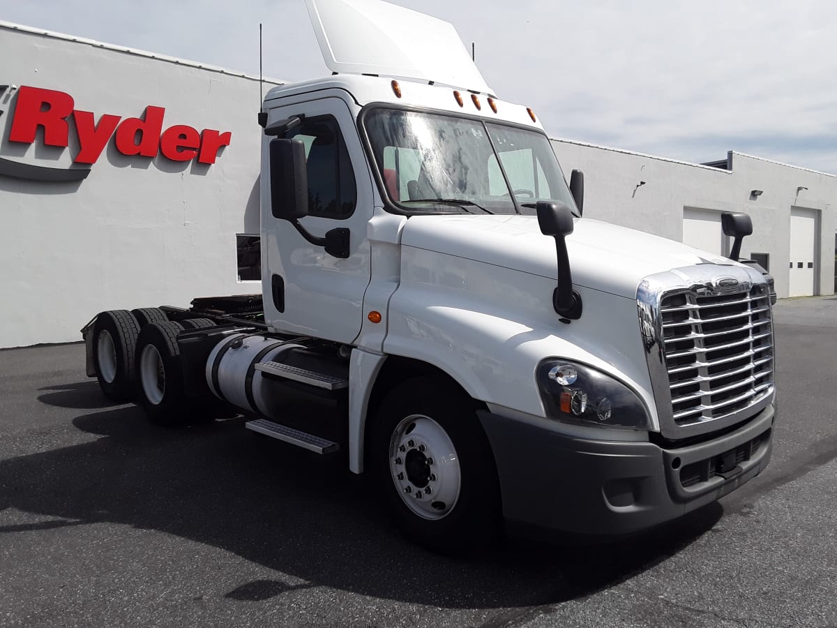 2016 Freightliner/Mercedes CASCADIA 125 647176