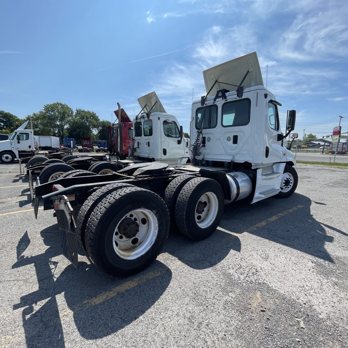 2016 Freightliner/Mercedes CASCADIA 125 647216