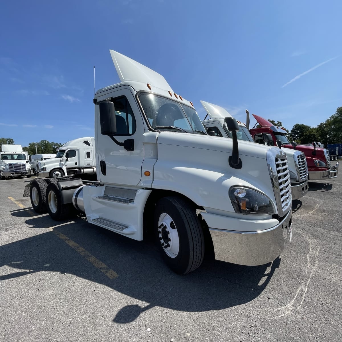 2016 Freightliner/Mercedes CASCADIA 125 647216