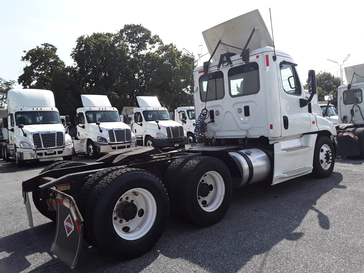 2016 Freightliner/Mercedes CASCADIA 125 647218