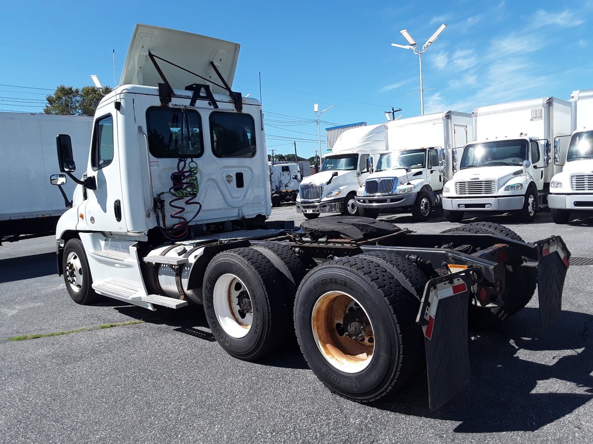 2016 Freightliner/Mercedes CASCADIA 125 647219