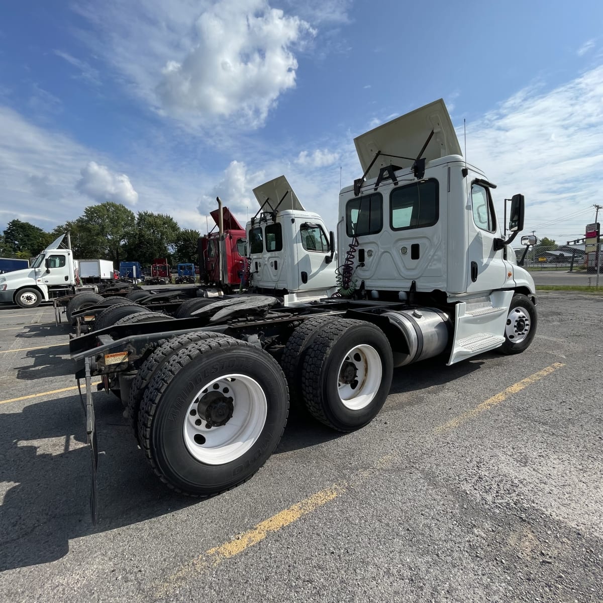 2016 Freightliner/Mercedes CASCADIA 125 647221