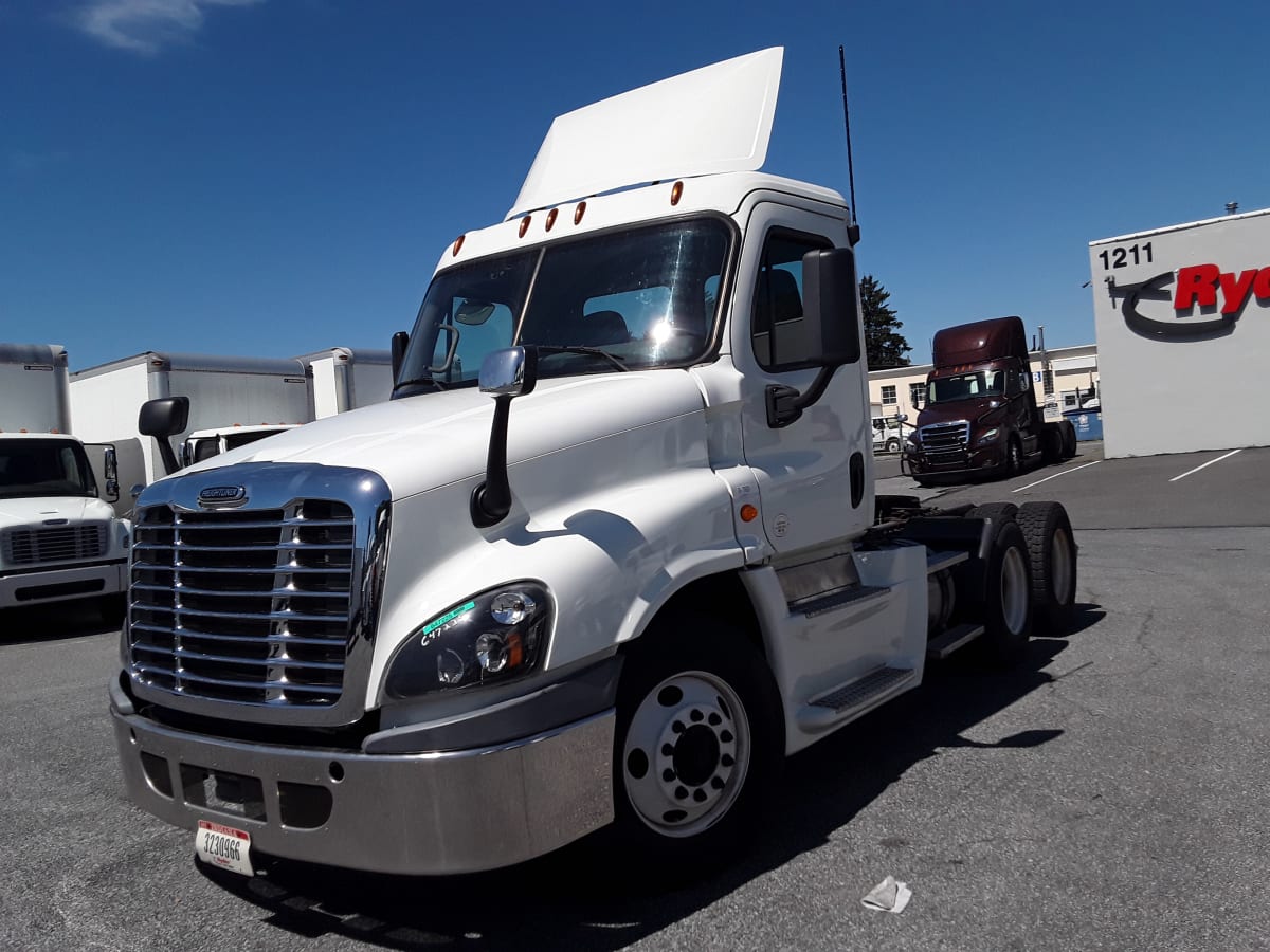 2016 Freightliner/Mercedes CASCADIA 125 647225