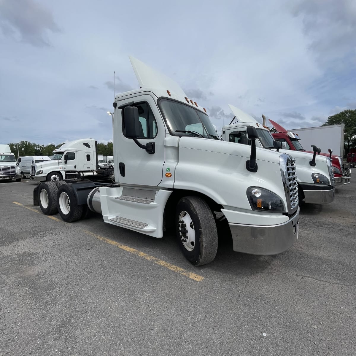 2016 Freightliner/Mercedes CASCADIA 125 647229