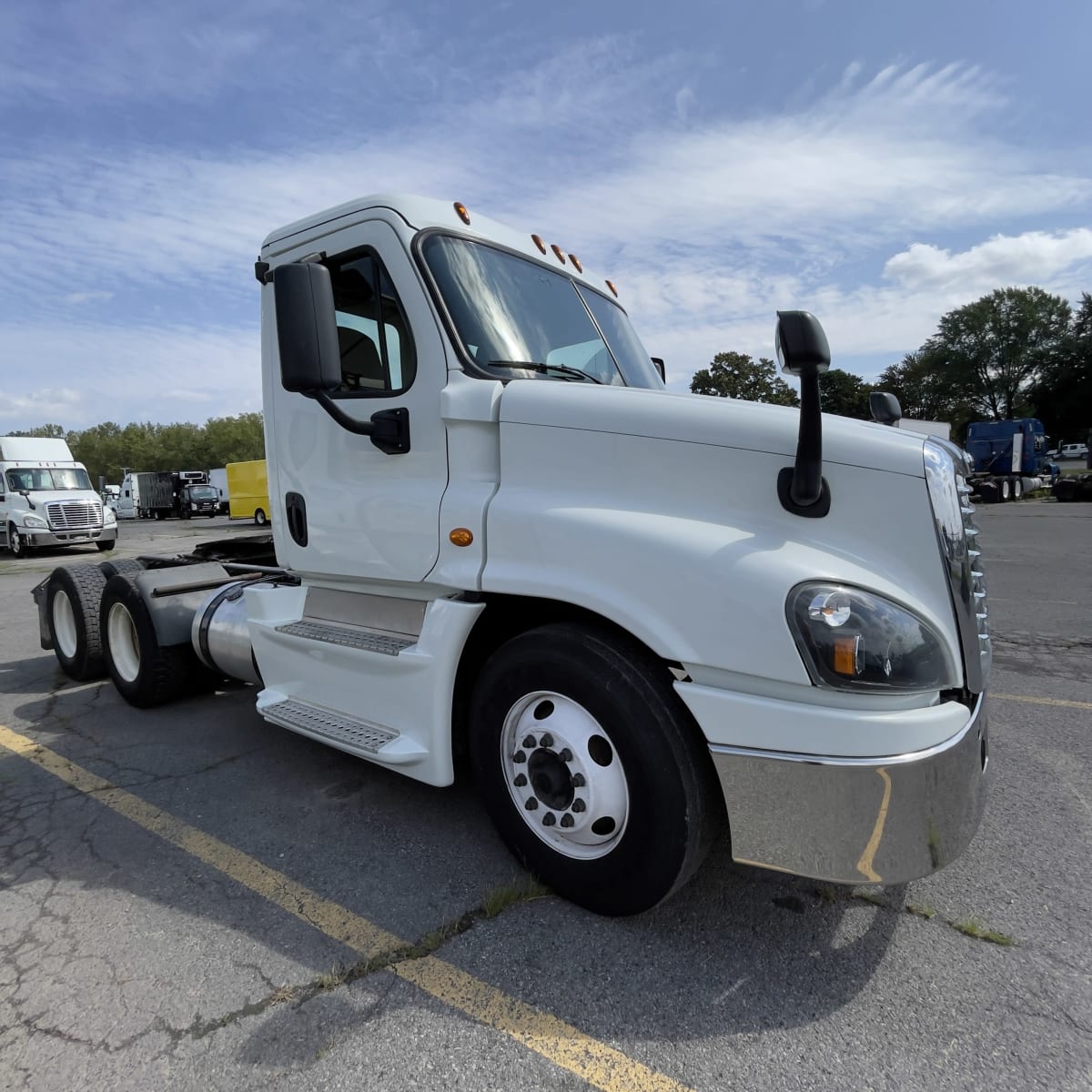 2016 Freightliner/Mercedes CASCADIA 125 647230