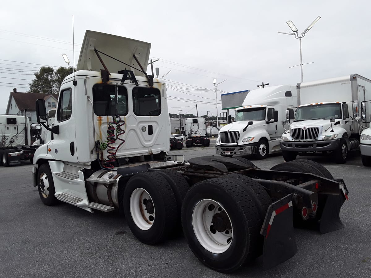 2016 Freightliner/Mercedes CASCADIA 125 647231