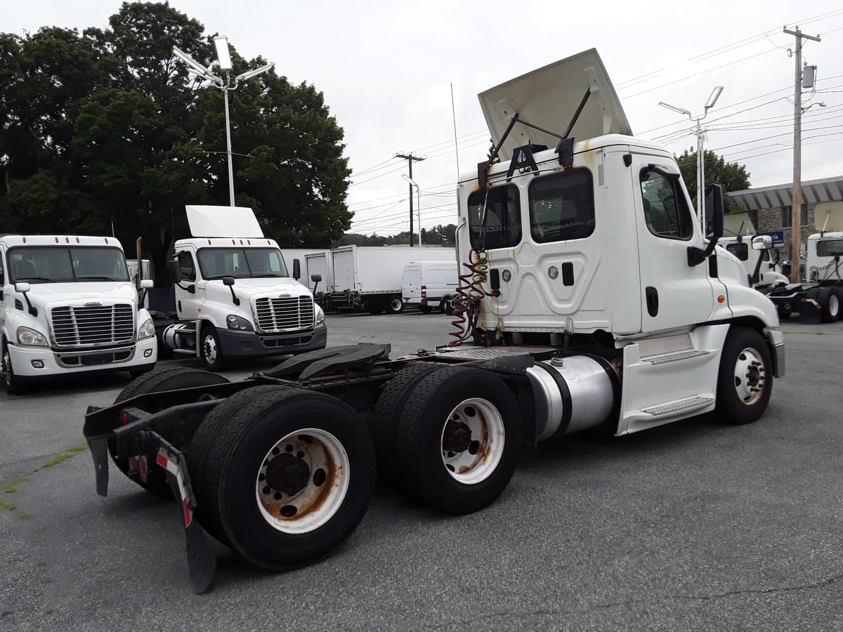 2016 Freightliner/Mercedes CASCADIA 125 647231